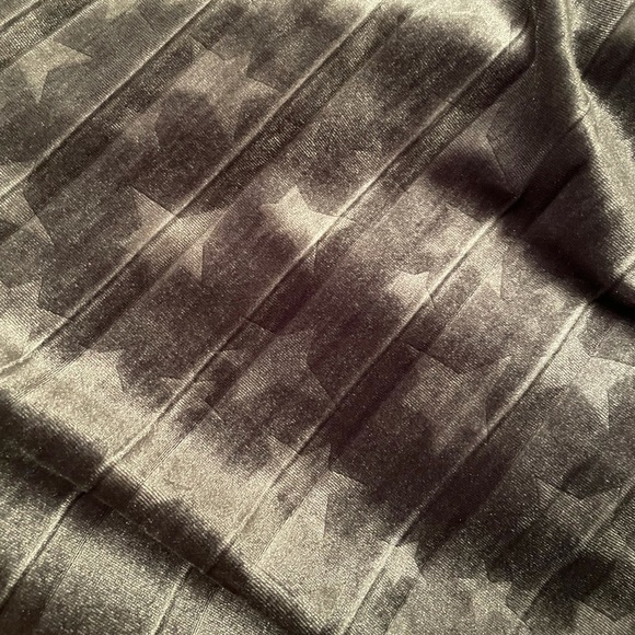 SUGAR + LIPS blueish grey metallic pleated skirt - Picture 2 of 4